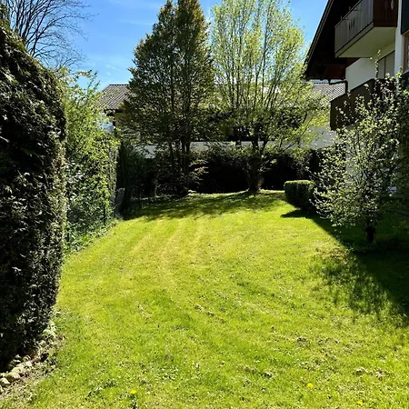 Апартаменты Gary Mit Zwei Terrassen Und Garten Гармиш-Партенкирхен
